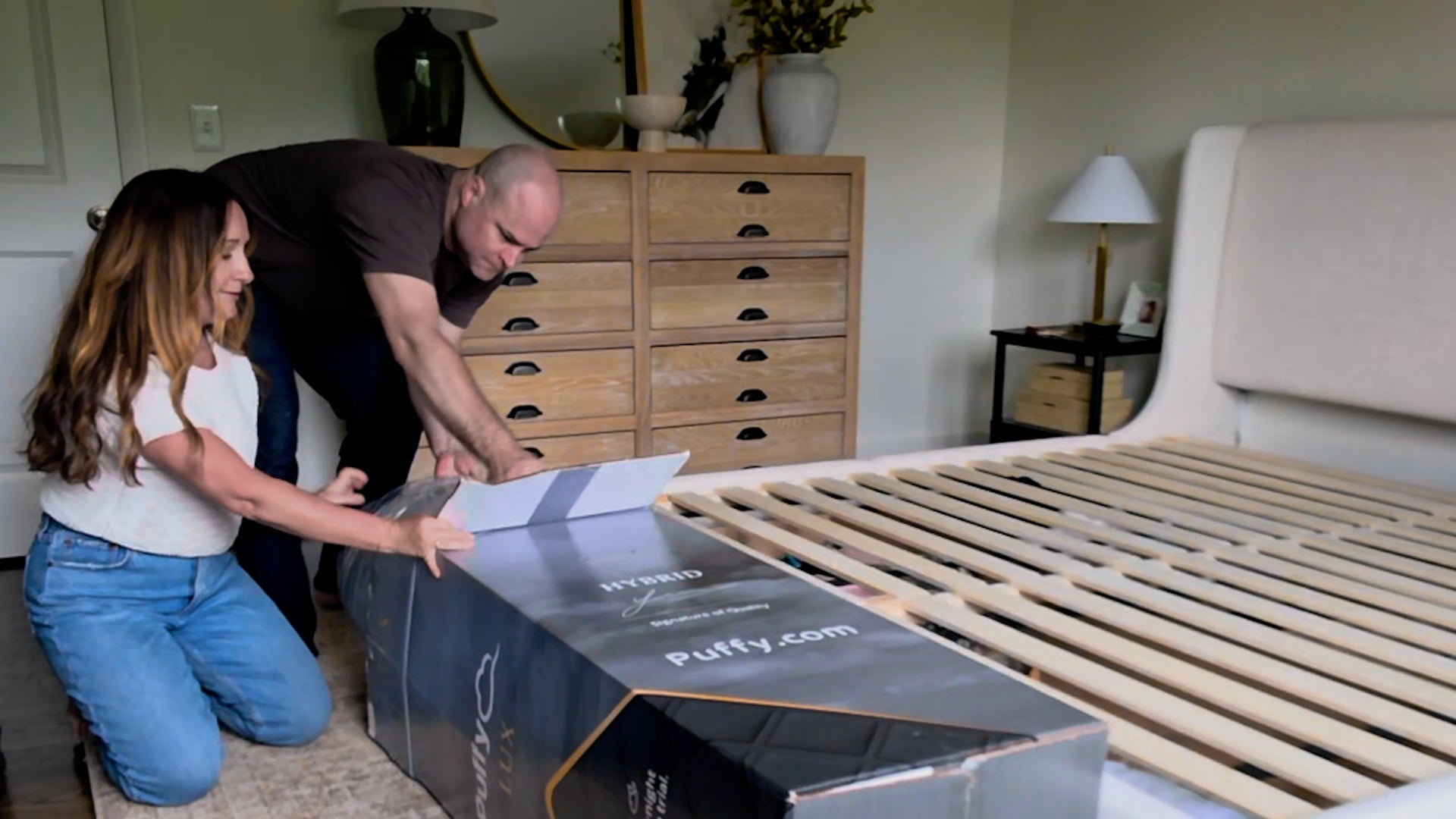 Puffy mattress unboxing process step-by-step